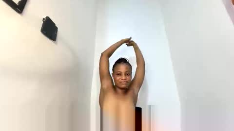 Snapshot of sweet_ebonycum chatting on 5, 4, 2026 sweet_ebonycum online show from 5, 4, 2026