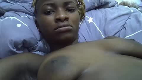 Snapshot of sweet_eldah chatting on 10, 9, 2025 Sweet eldah online show from 10, 9, 2025