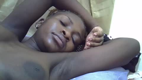 Snapshot of sweet_eldah chatting on 12, 9, 2025 Sweet eldah online show from 12, 9, 2025