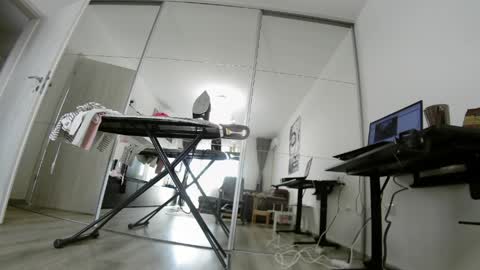 Snapshot of sweet_ella chatting on 4, 5, 2026 online show from 4, 5, 2026