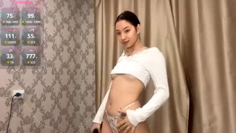 Snapshot of sweet_ember chatting on 18, 6, 2026 Hot heart Kely online show from 18, 6, 2026
