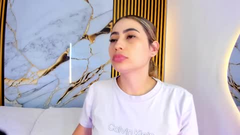 Snapshot of sweet_flame_ chatting on 29, 9, 2025 sweet_flame_ online show from 29, 9, 2025