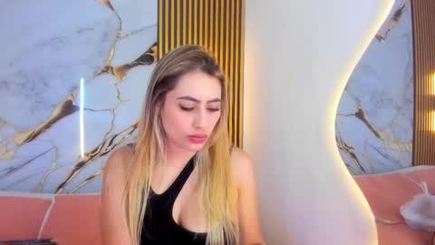 Snapshot of sweet_flame_ chatting on 15, 10, 2025 sweet_flame_ online show from 15, 10, 2025