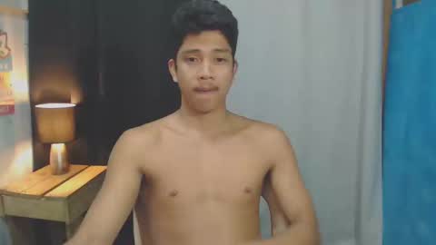 sweet_guyxx online show from 5, 1, 2025