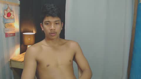 sweet_guyxx online show from 8, 1, 2025