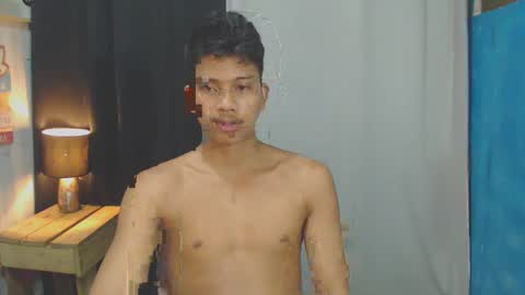 sweet_guyxx online show from 25, 1, 2025