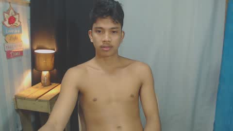 sweet_guyxx online show from 27, 1, 2025