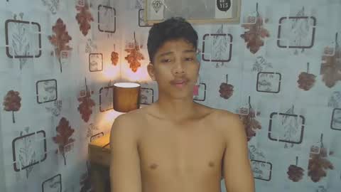 sweet_guyxx online show from 22, 2, 2025