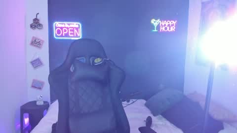 Dahnna online show from 7, 4, 2026