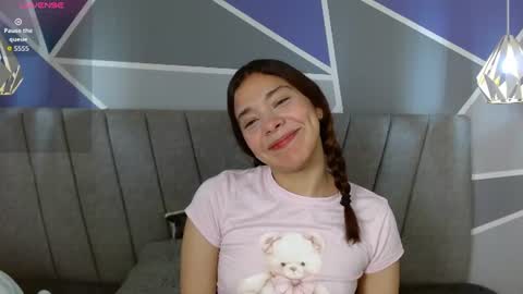 Snapshot of sweet_kitty_05 chatting on 21, 6, 2026 sweet_kitty_05 online show from 21, 6, 2026