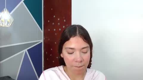 Snapshot of sweet_kitty_05 chatting on 23, 6, 2026 sweet_kitty_05 online show from 23, 6, 2026