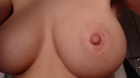 Snapshot of sweet_lil_thing chatting on 11, 11, 2025 Jen online show from 11, 11, 2025