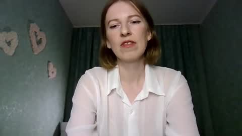 Snapshot of sweet_lilbunny chatting on 28, 9, 2025 sweet_lilbunny online show from 28, 9, 2025