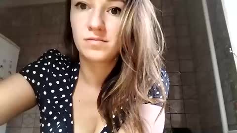 Anna online show from 9, 3, 2025