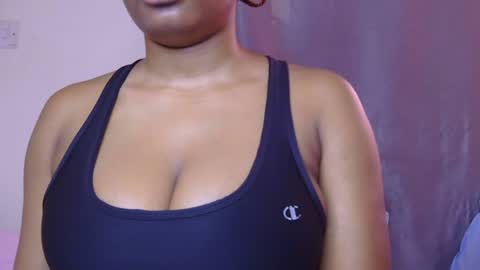 Snapshot of sweet_miah12 chatting on 23, 6, 2026 Queen debby online show from 23, 6, 2026