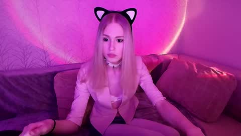 sweet_mol1y online show from 7, 10, 2025