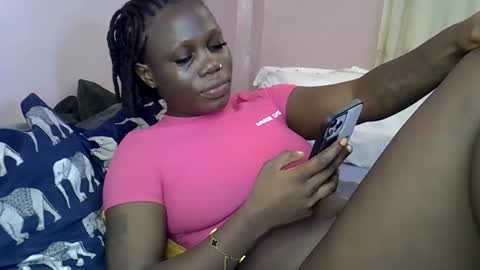 Snapshot of sweet_monalisa93 chatting on 13, 10, 2025 Lisa online show from 13, 10, 2025