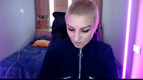 Snapshot of sweet_n_strong chatting on 12, 5, 2026 sweet_n_strong online show from 12, 5, 2026