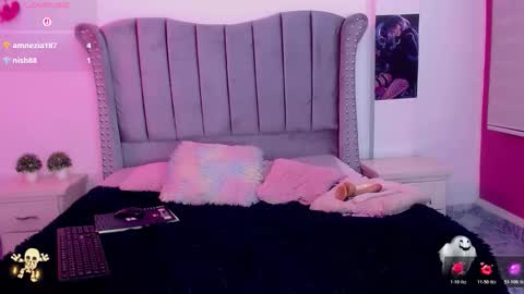 Snapshot of sweet_naomy01 chatting on 31, 10, 2025 sweet_naomy01 online show from 31, 10, 2025