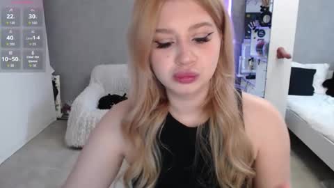 Snapshot of sweet_nicole_333 chatting on 2, 4, 2026 sweet_nicole_333 online show from 2, 4, 2026