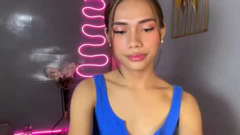 sweet_nikki03 online show from 10, 5, 2026