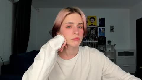 Snapshot of sweet_peach__ chatting on 10, 3, 2026 kira online show from 10, 3, 2026