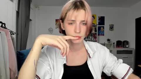 Snapshot of sweet_peach__ chatting on 15, 3, 2026 kira online show from 15, 3, 2026