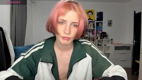 Snapshot of sweet_peach__ chatting on 1, 4, 2026 kira online show from 1, 4, 2026