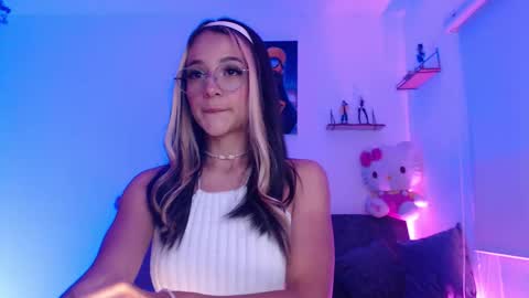 Snapshot of sweet_penny_ chatting on 12, 11, 2025 Penny online show from 12, 11, 2025