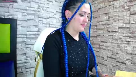  LAUREN  online show from 4, 3, 2025