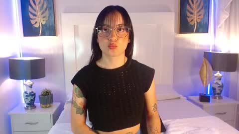 Snapshot of sweet_rabbitss chatting on 26, 9, 2025 online show from 26, 9, 2025