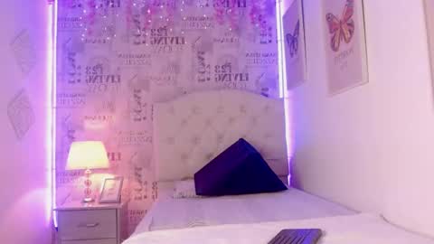 Snapshot of sweet_rabbitss chatting on 5, 11, 2025 online show from 5, 11, 2025