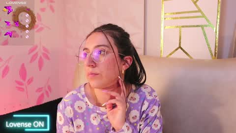 Sammy Lauren online show from 22, 1, 2025