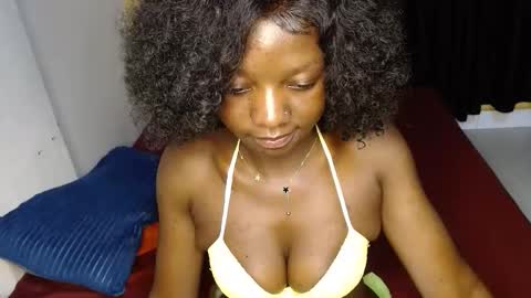 ellanah Tracie online show from 30, 11, 2025