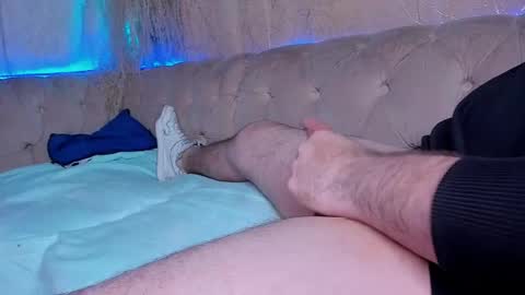 Start 18 year  Noa 19 year online show from 3, 12, 2025