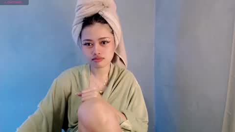 Snapshot of sweet_sirenxx chatting on 13, 2, 2025 Leah online show from 13, 2, 2025