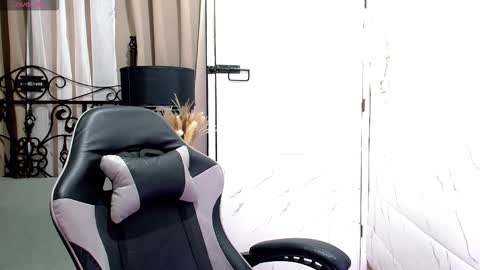 Leah online show from 6, 11, 2025