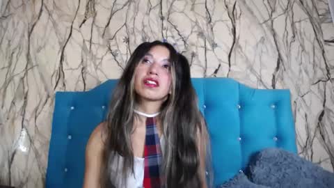 Adriana online show from 4, 1, 2025