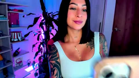 Snapshot of sweet_sophi_ chatting on 19, 10, 2025 sophie leone online show from 19, 10, 2025