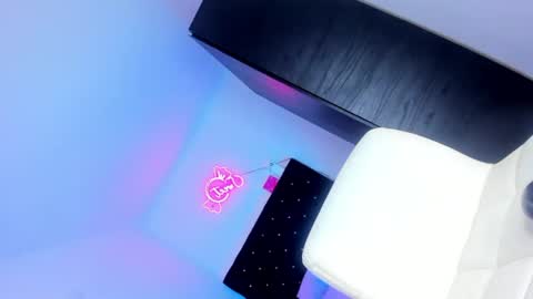 sweet_stacie online show from 30, 6, 2026