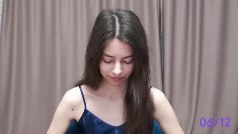 Snapshot of sweet_sweet_angel chatting on 6, 12, 2024 Angel online show from 6, 12, 2024