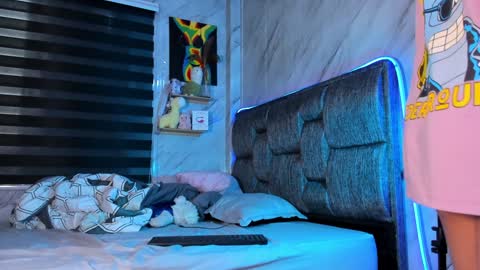 Isabella online show from 2, 1, 2025