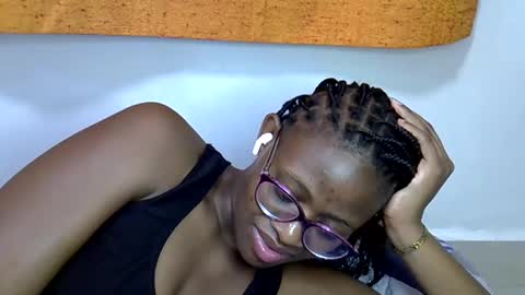 sweet_zarah online show from 13, 3, 2026