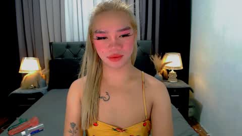 Snapshot of sweet_zoey12 chatting on 4, 4, 2026 bea takashi online show from 4, 4, 2026