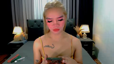 Snapshot of sweet_zoey12 chatting on 5, 4, 2026 bea takashi online show from 5, 4, 2026