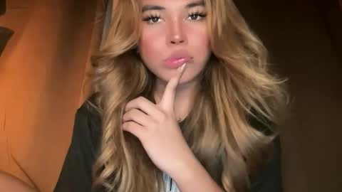 Snapshot of sweetalexa19 chatting on 1, 4, 2026 alexa your one and only queen online show from 1, 4, 2026