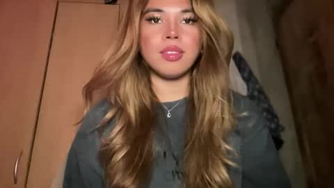 Snapshot of sweetalexa19 chatting on 3, 4, 2026 alexa your one and only queen online show from 3, 4, 2026