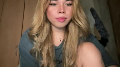 Snapshot of sweetalexa19 chatting on 4, 4, 2026 alexa your one and only queen online show from 4, 4, 2026