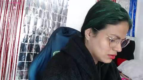 Snapshot of sweetalmaa chatting on 2, 11, 2025 Alma online show from 2, 11, 2025