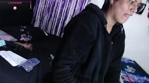 Snapshot of sweetalmaa chatting on 1, 12, 2025 Alma online show from 1, 12, 2025